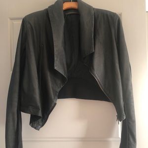 Cropped leather jacket